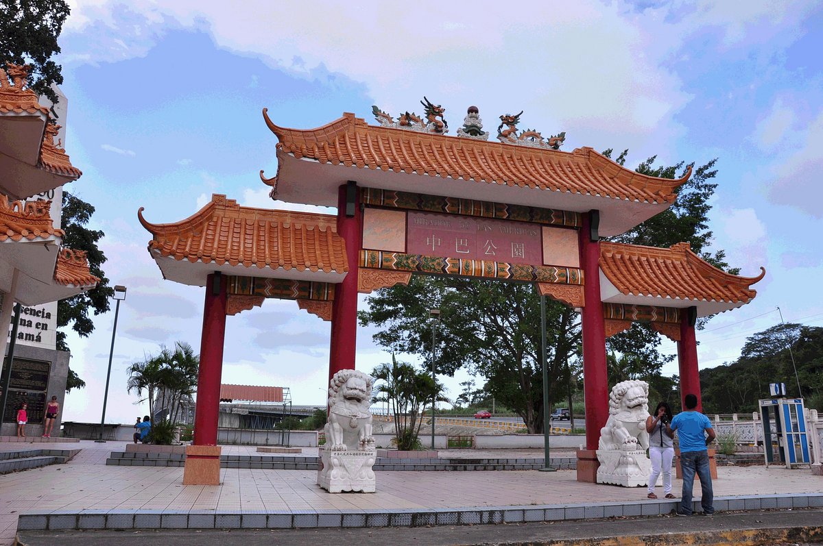 Китайски паметник разположен на входа на Панамски канал беше разрушен