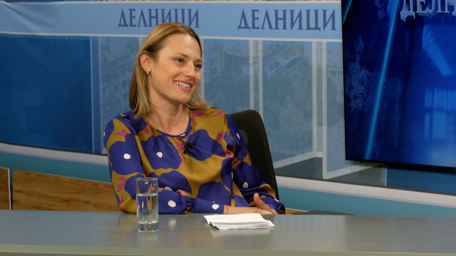 8222 Коалицията беше противоестествена и всеки от участващите в нея