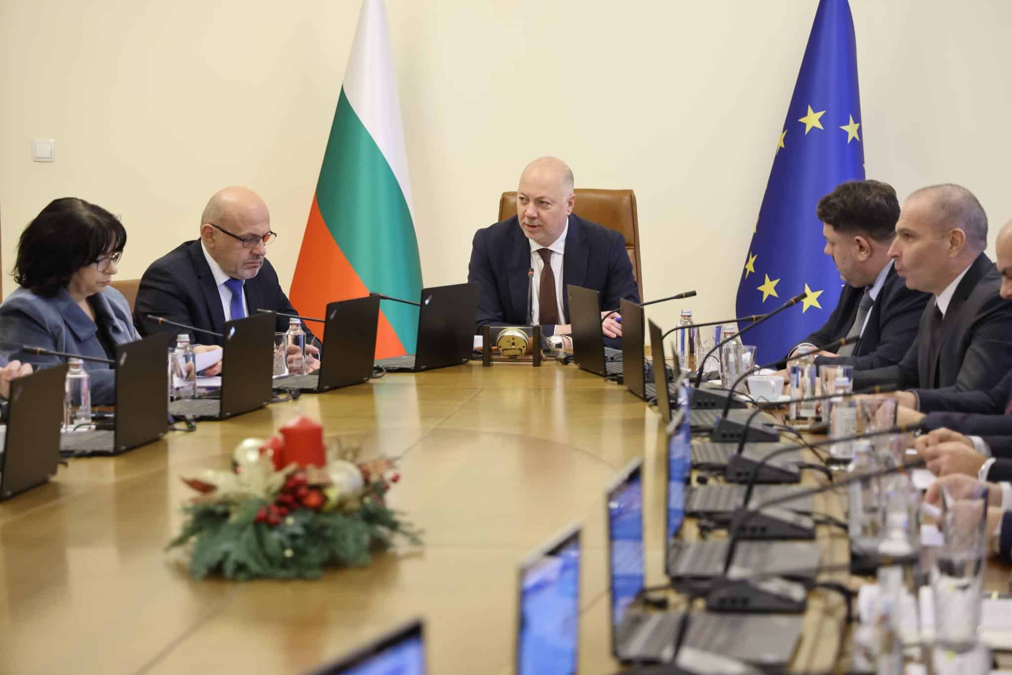 Демокрацията изисква умението да се чува и различното мнение дори