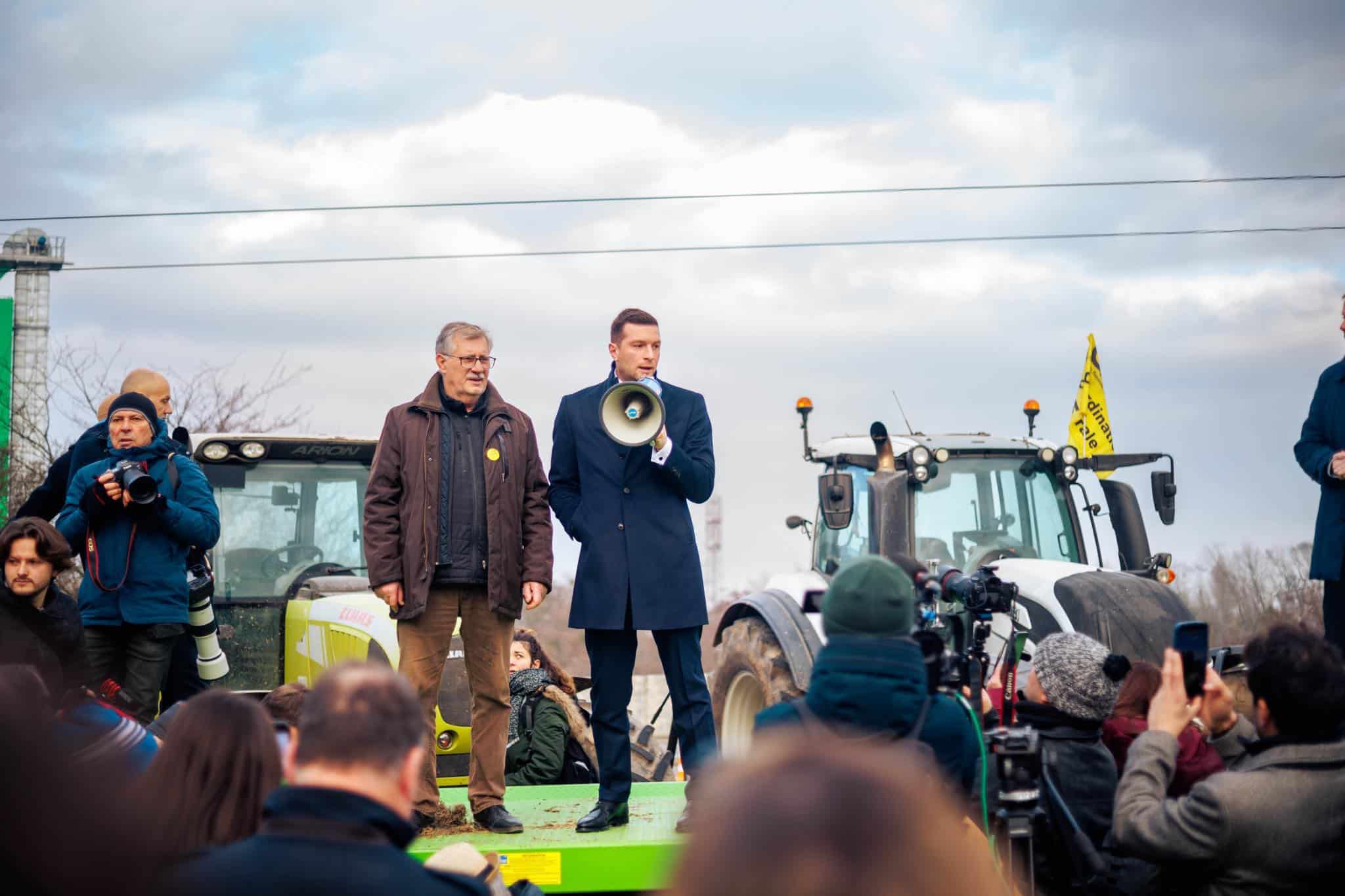 Френски земеделци блокираха днес подстъпите към Европейския парламент в Страсбург