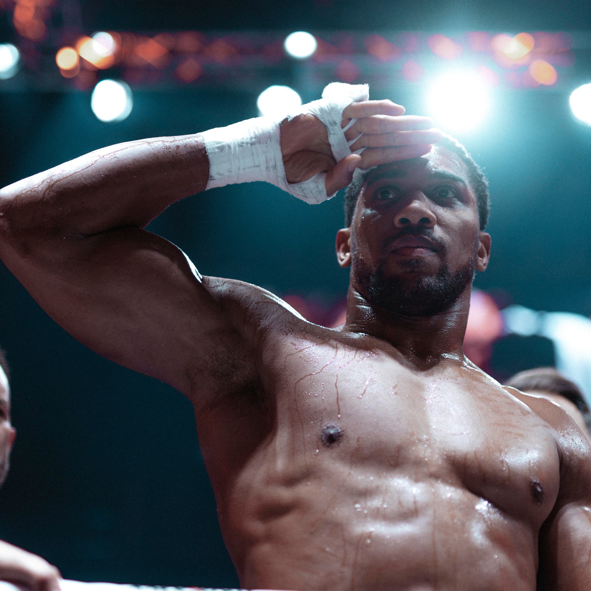 Антъни Джошуа е пострадал при тежка катастрофа с две жертви