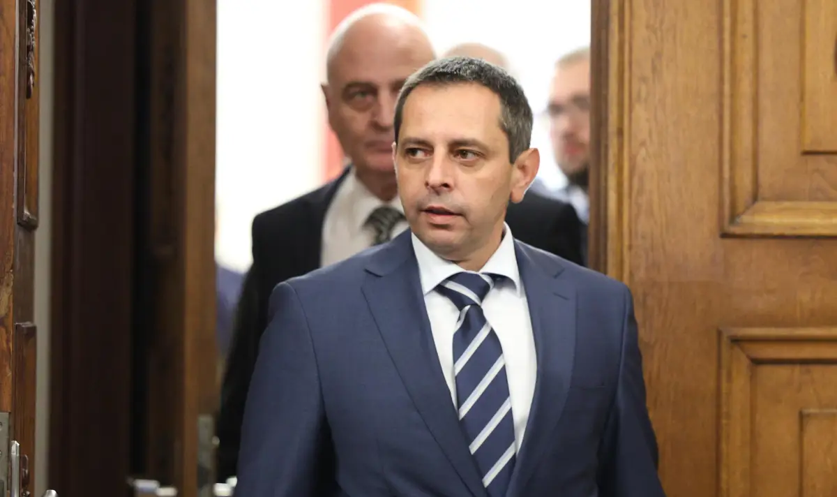 8222 Българският народ вече уволни кабинета 8222 Желязков 8220 уволни