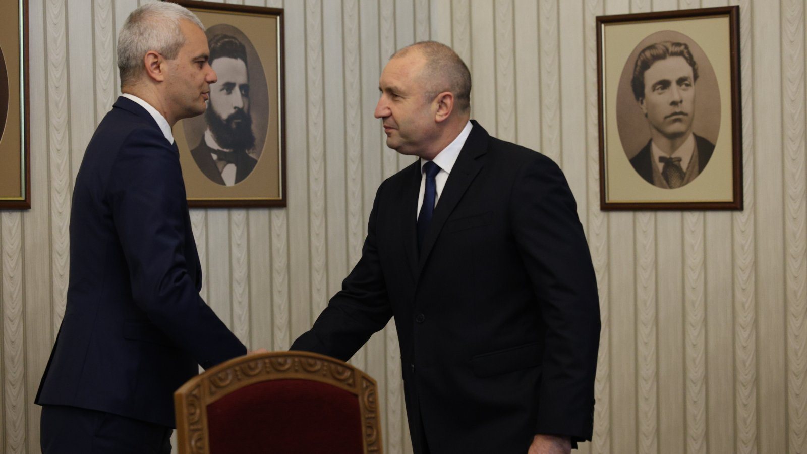 Третата политическа сила в парламента – Възраждане провежда консултации за