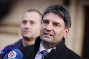 СДВР предотврати ескалация в София: Десетки задържани след опит за провокации пред ДПС