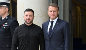 Макрон приема Зеленски за нов кръг мирни преговори