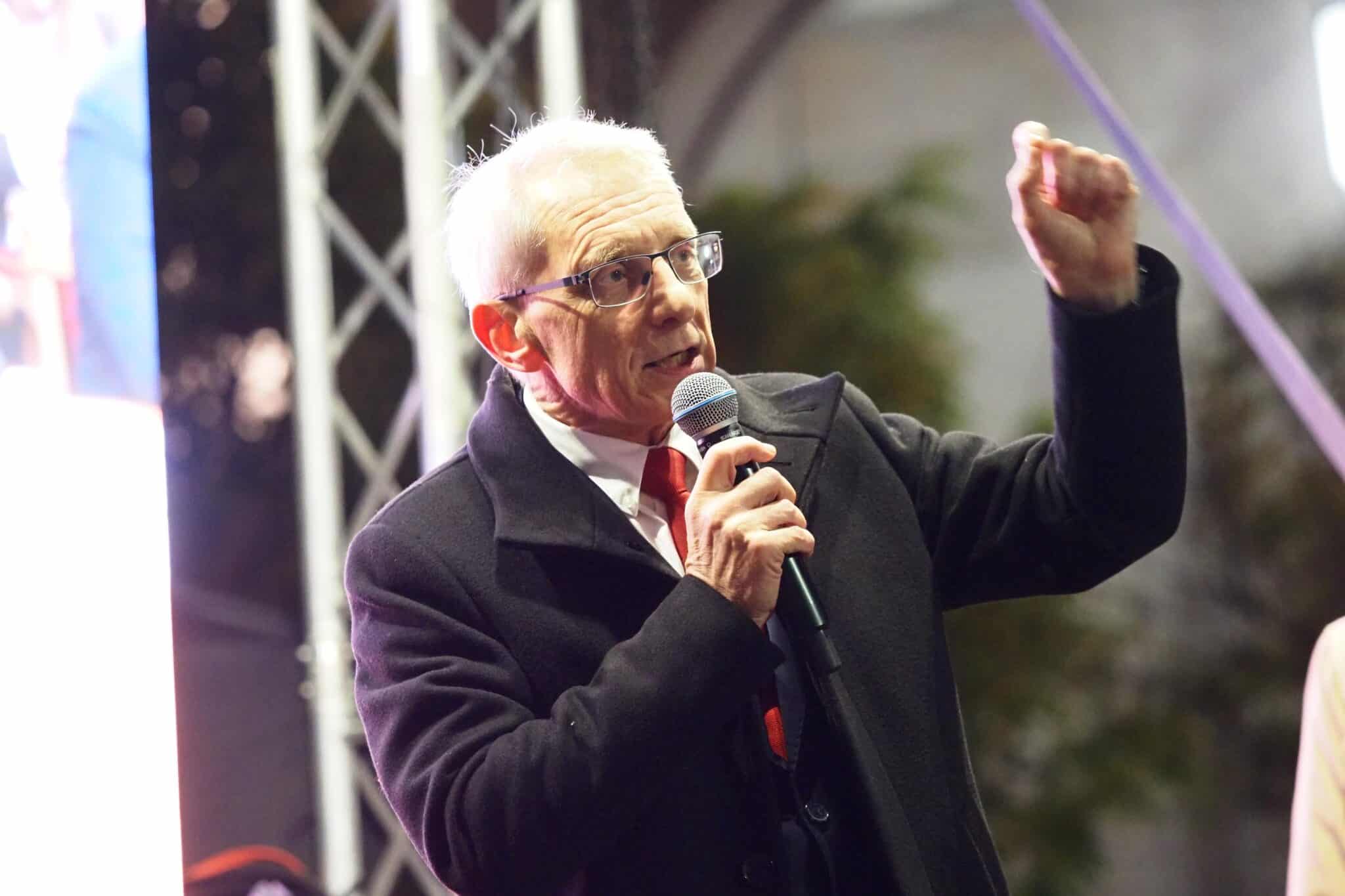 Доверието към тези хора е напълно загубено заяви народният представител