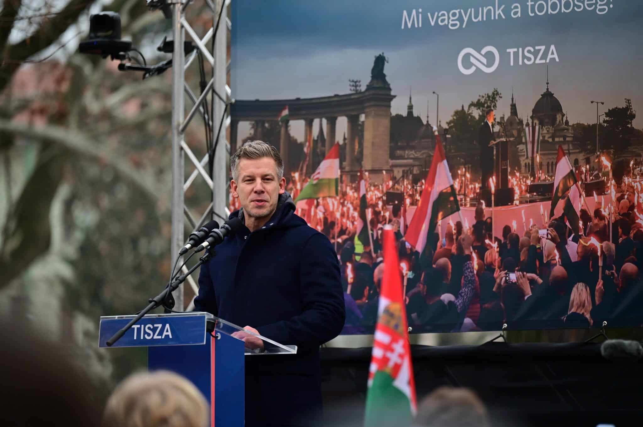 Тази Коледа в Унгария политическите въпроси ще бъдат на устата