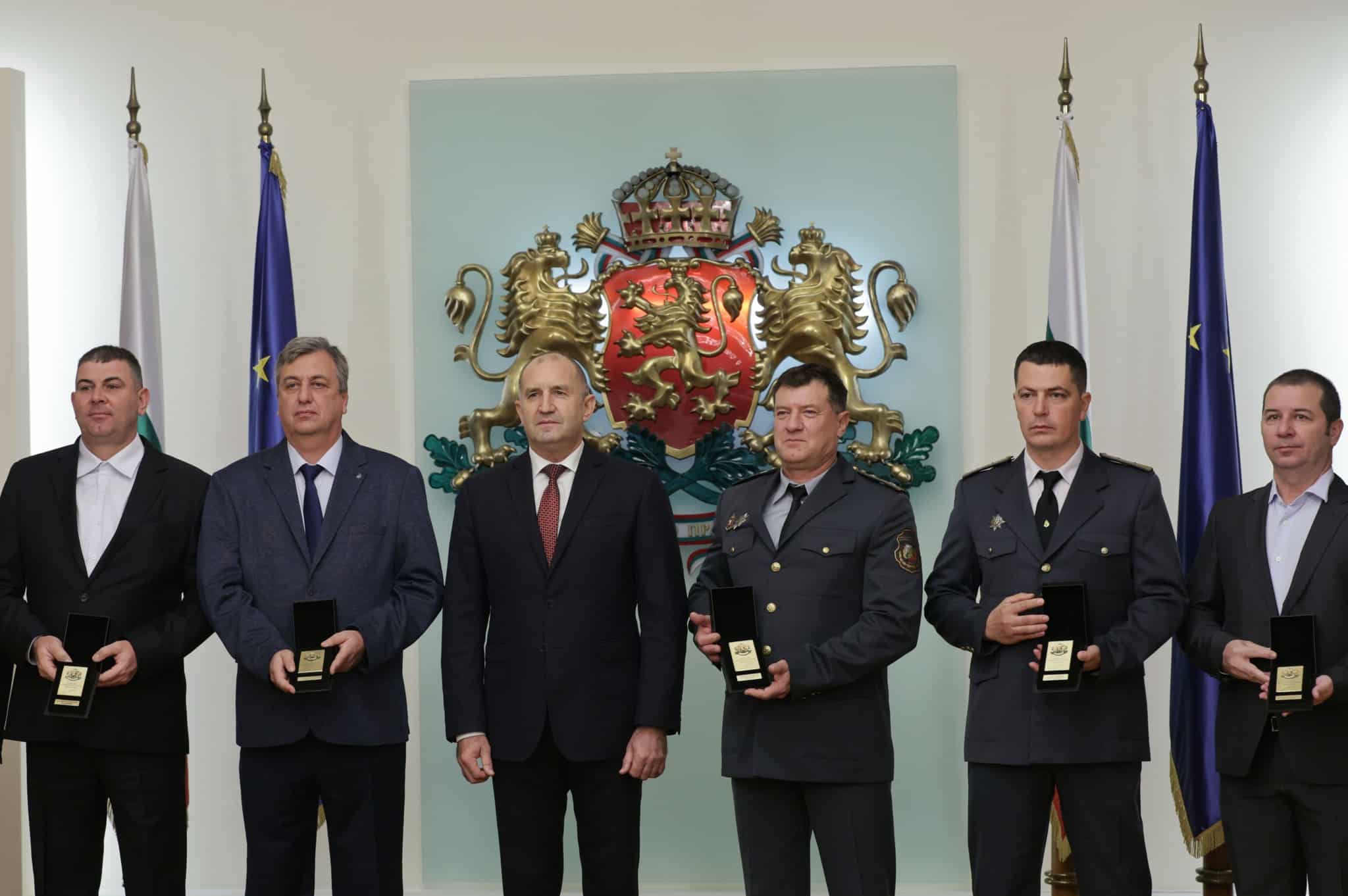 Държавният глава удостои с Почетния знак на президента главен инспектор