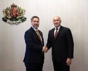 Радев и Кристофър Смит набелязаха приоритети в енергетиката, отбраната и високите технологии