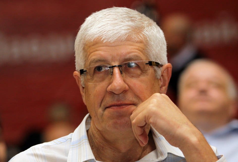 8222 Този бюджет беше абсурден С него директно се купуваха