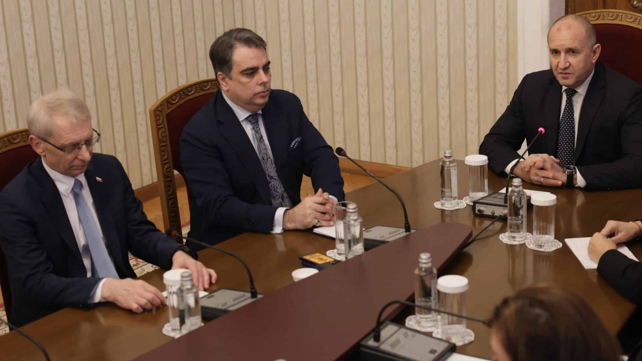 На 16 декември ще се проведат вторите консултации на парламентарно