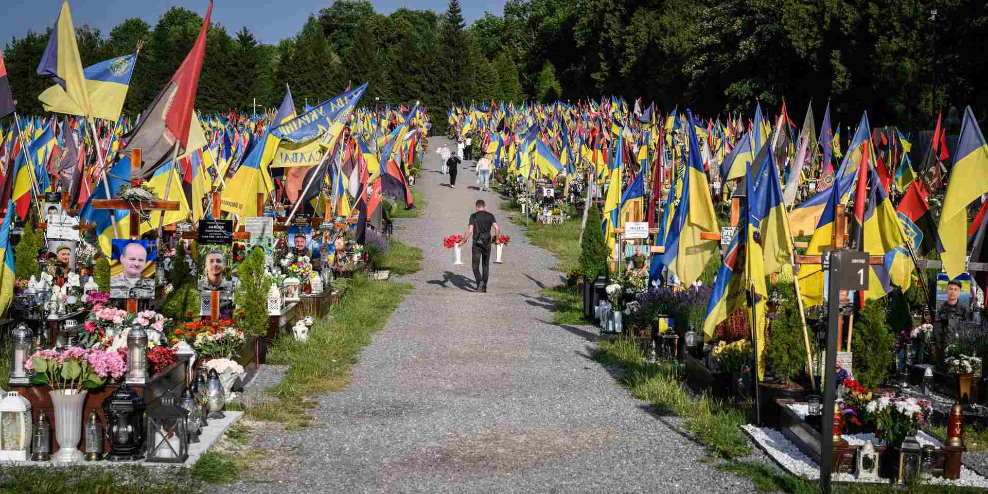 Парцелите в украинските гробища предназначени за паднали във войната с