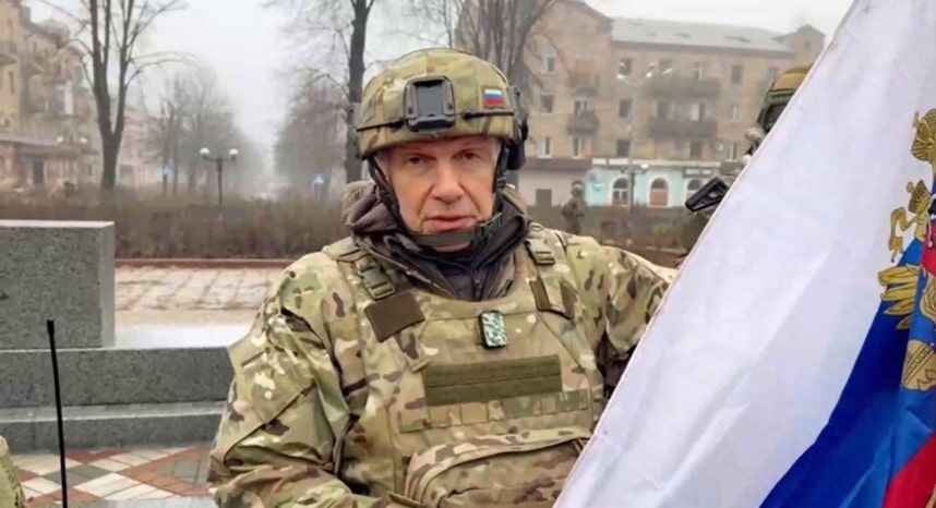 Руският телевизионен водещ Владимир Соловьов се показа от центъра на