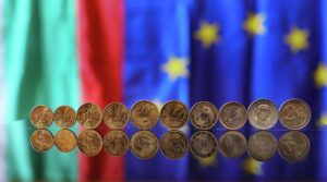 Испанският печат: България влезе в еврозоната на фона на криза и скептицизъм