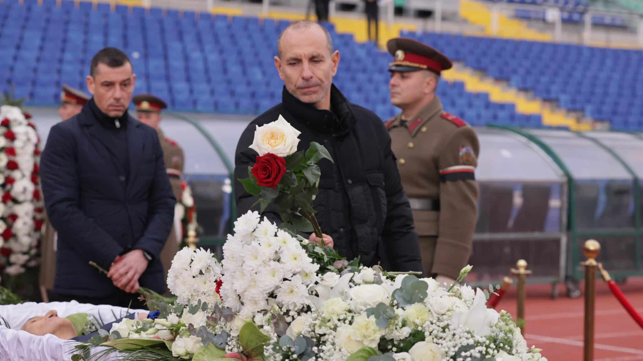 Не знам дали ме е наричал по име винаги ми