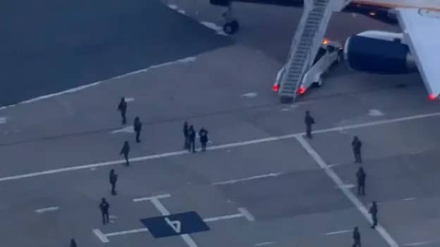 Самолет с пленения венецуелски президент Николас Мадуро и съпругата му