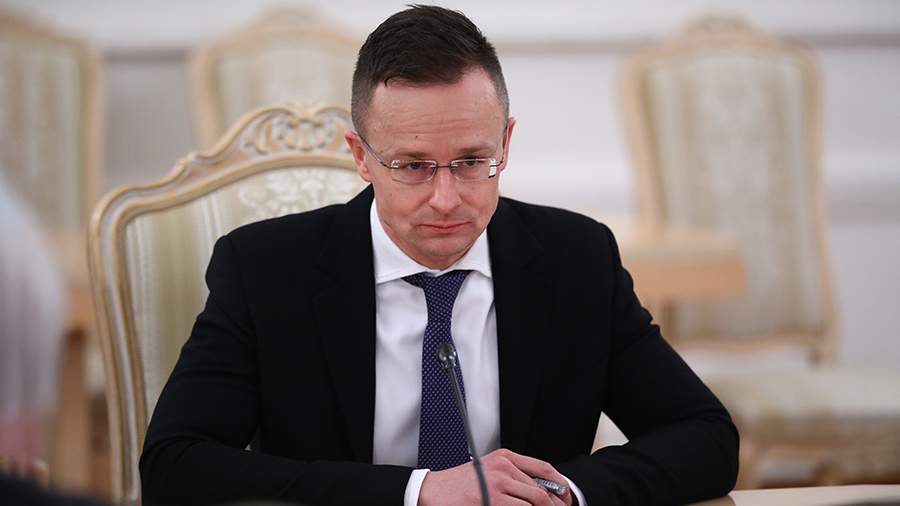 Петер Сиярто