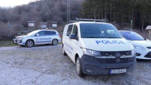 Полицията за „Петрохан“: Работи се по 2 версии, 15 души са разпитани, в групата се говорило за смърт, детето намерено клекнало и с вплетени пръсти на ръцете