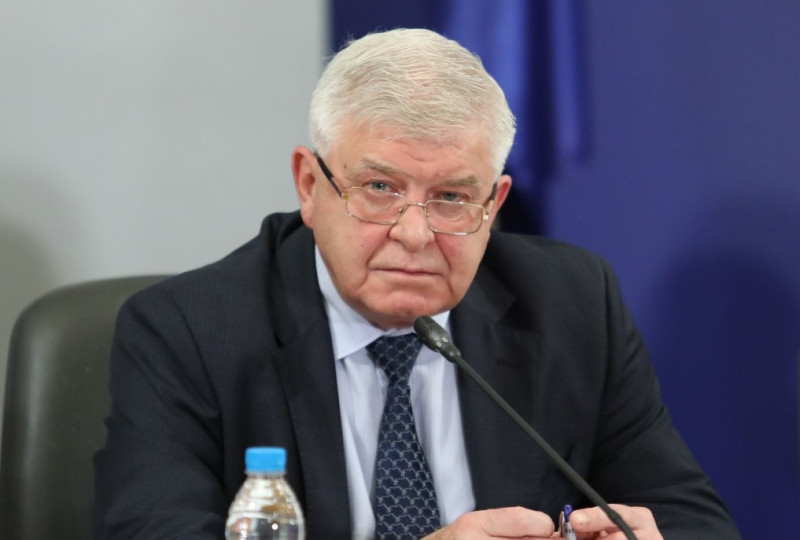 Ананиев: Връщаме част от мерките при преминаване на прага от 200 болни