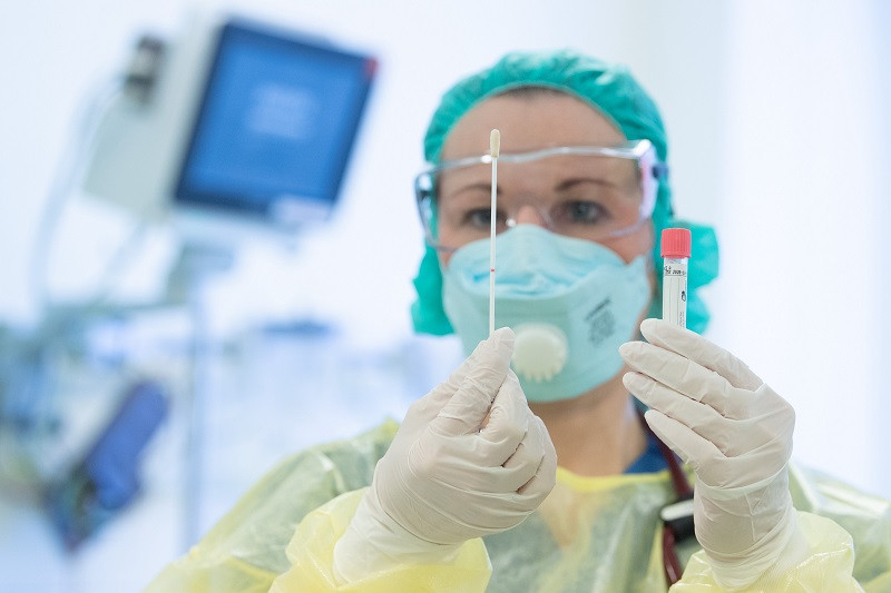 Нов скок на заразени с COVID-19: 325 са регистрирани за последните 24 часа