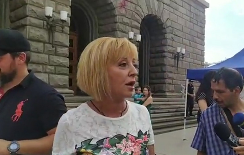 Манолова: Борисов сладко спинка по отношение на машинното гласуване