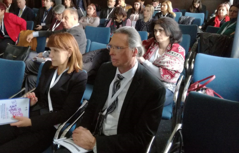 Вирусолог: Броят на инфекциите е отражение на нашето поведение