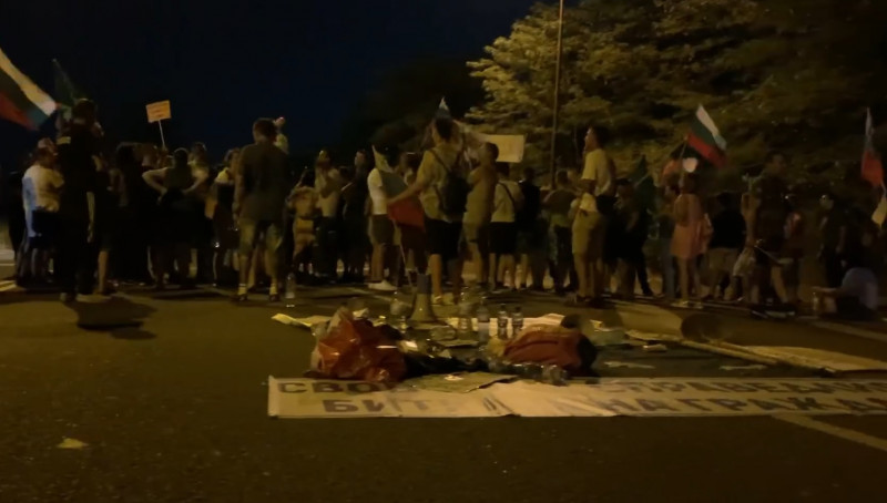 Продължава блокадата в Стара Загора