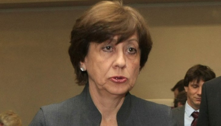 Ренета Инджова има счупване на ръката след сблъсък с човек