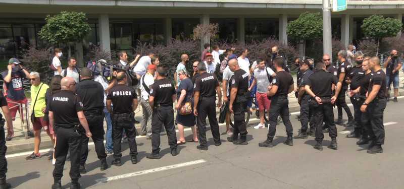 ВИЖТЕ КЛЮЧОВИ МОМЕНТИ ОТ ЕСКАЛАЦИЯТА НА ПРОТЕСТА ДНЕС (ВИДЕО)