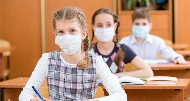 Родители на протест  срещу маските в училище