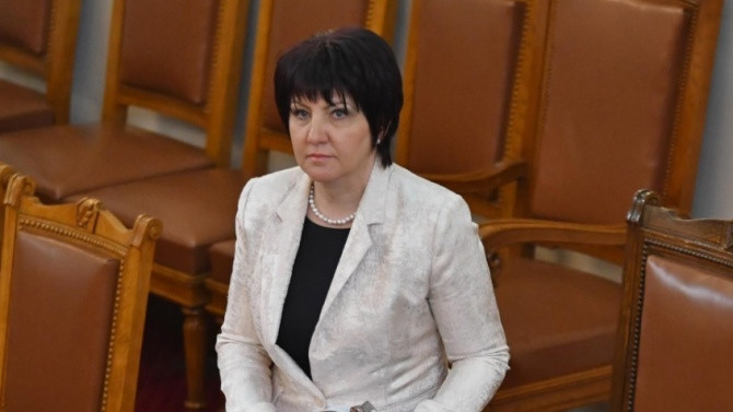 Караянчева: Не виждам причина майките на деца с увреждания да блокират парламента (ВИДЕО)