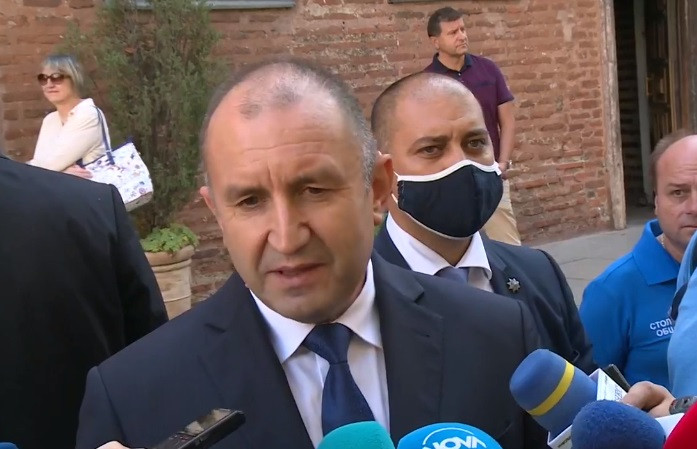 Радев за протеста на „Системата ни убива“ в НС: НСО действа по указания на Караянчева