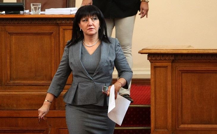 Караянчева: Оставка няма да дам!