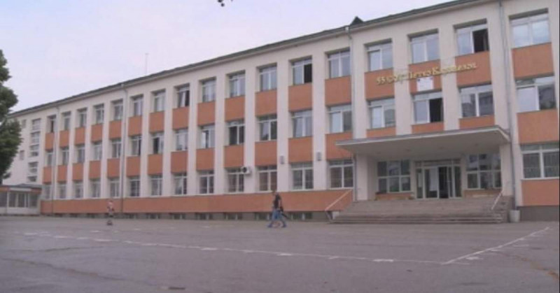 Тестването за коронавирус в столичното 55-то училище продължава