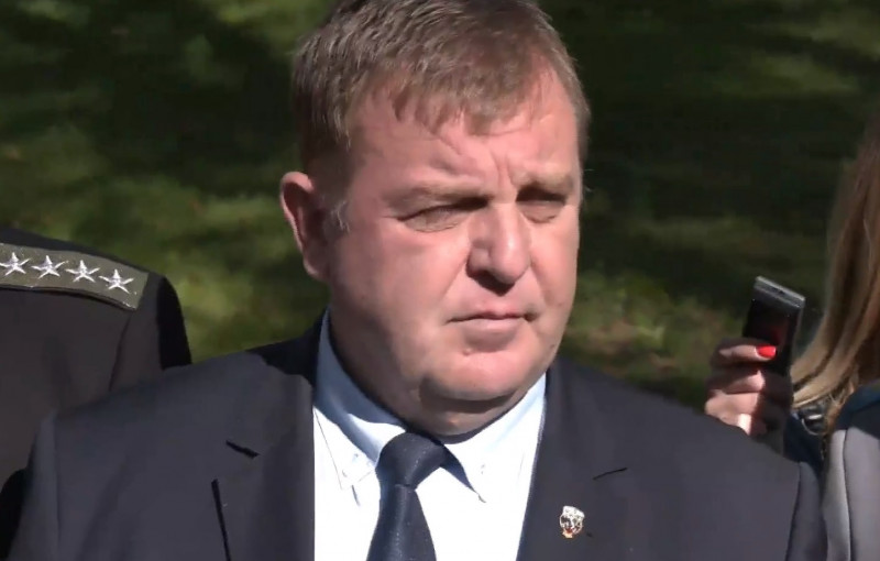 Каракачанов: Пологаме усилия за модернизацията на Специалните сили