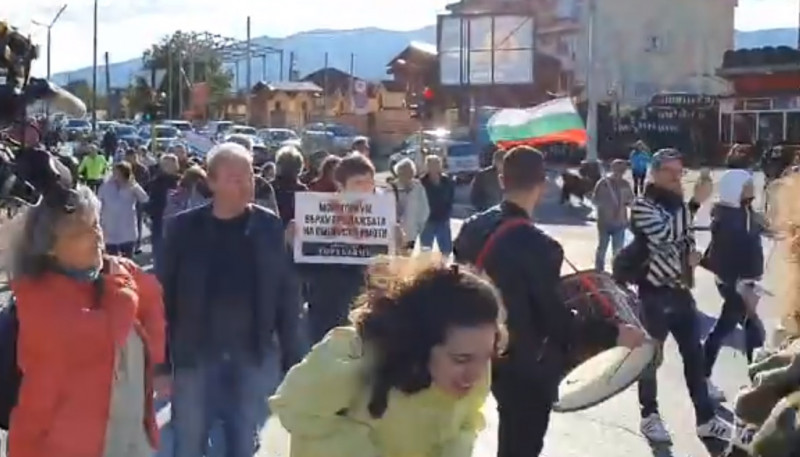 НОВИ ПРОТЕСТИ: Блокираха Цариградско шосе (ВИДЕО)