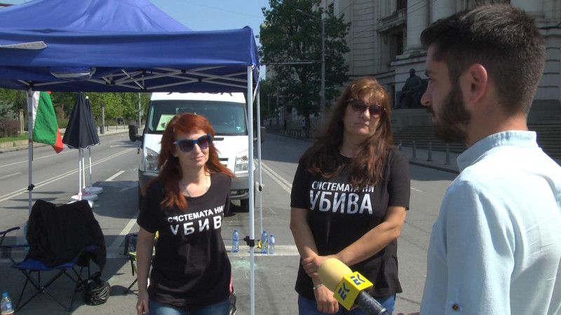 ПРОТЕСТ: Майките от „Системата ни убива“ ще чакат депутатите пред Народното събрание