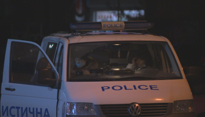 Разследването за грабежа в Перник продължава