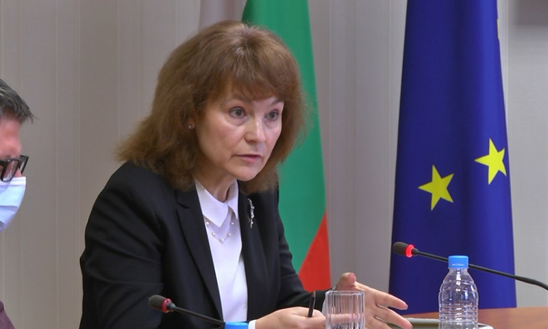 Росица Матева: Заразените с COVID-19 ще гласуват чрез преносими избирателни кутии