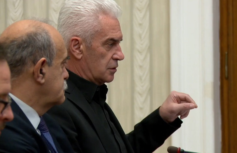 Волен Сидеров: Датата за изборите е формалност, трябва да се оправят списъците (ВИДЕО)