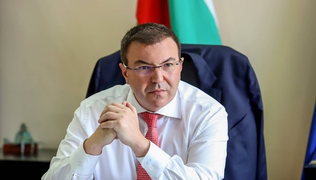 Ангелов към Борисов: Намираме се в начална фаза на плавен подем на заболеваемостта