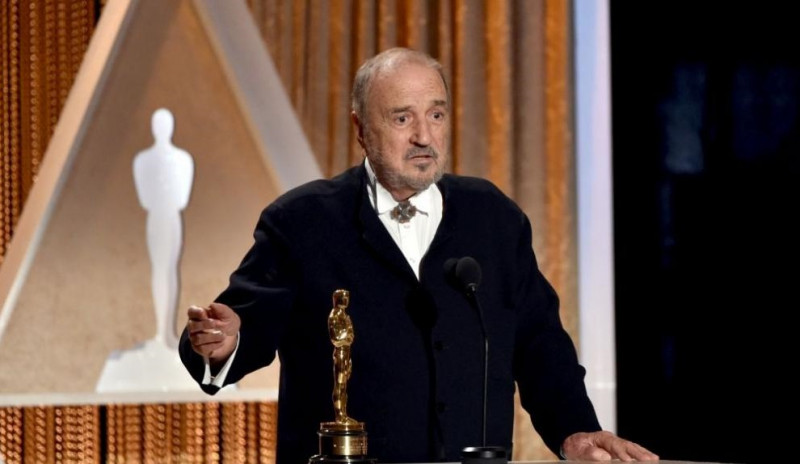 Отиде си френската легенда Жан-Клод Кариер