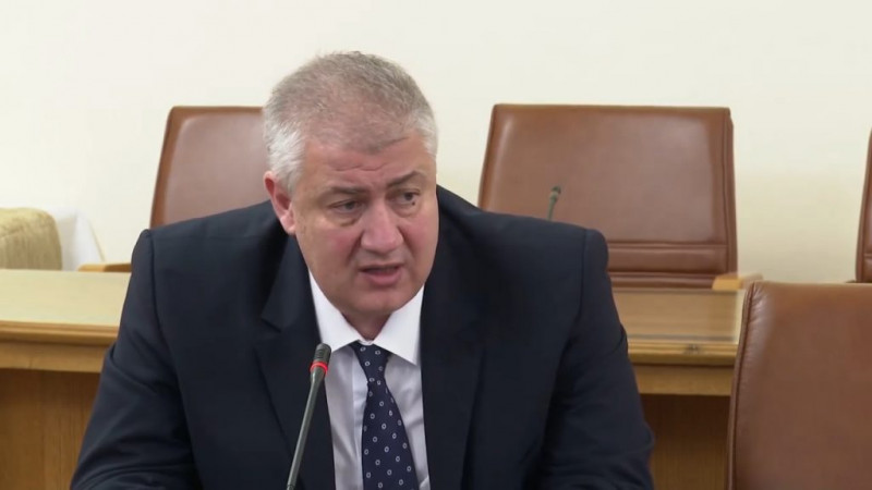 Проф. Балтов: Готови сме да работим интензивно, но хората за ваксинация не се явяват