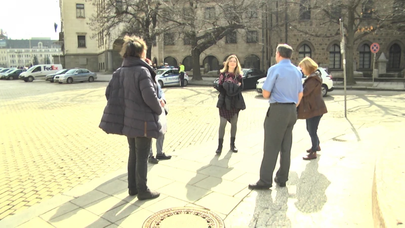 Родители срещу Деня на розовата фланелка