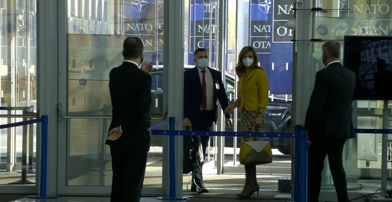 Захариева стана за смях в сградата на НАТО (ВИДЕО)