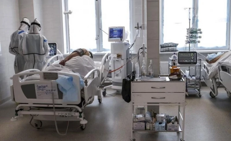 РЗИ: Пациент, изписан от болница, продължава да е преносител на COVID и е нужна карантина