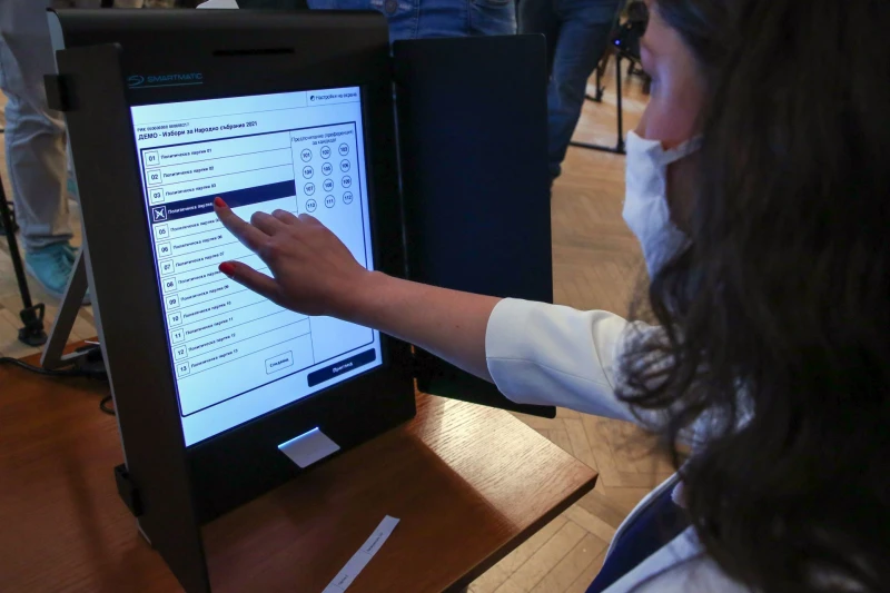 ЦИК проведе експеримент с машинното гласуване