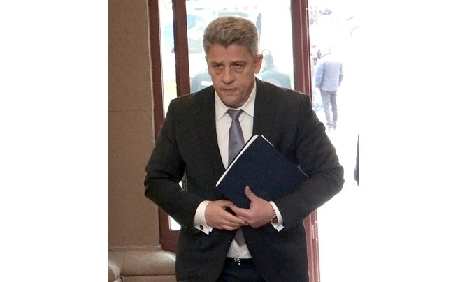 ИЗВЪНРЕДНО: Сменят шефа на „Разузнаване“ – укривал информация от Румен Радев