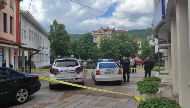 Постоянен арест за бившия полицай, ограбил банка в Дупница