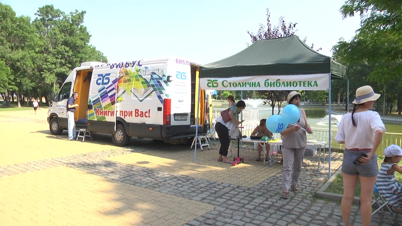 Кампанията „Зелени библиотеки“ ще се разходи из софийските паркове до края на август